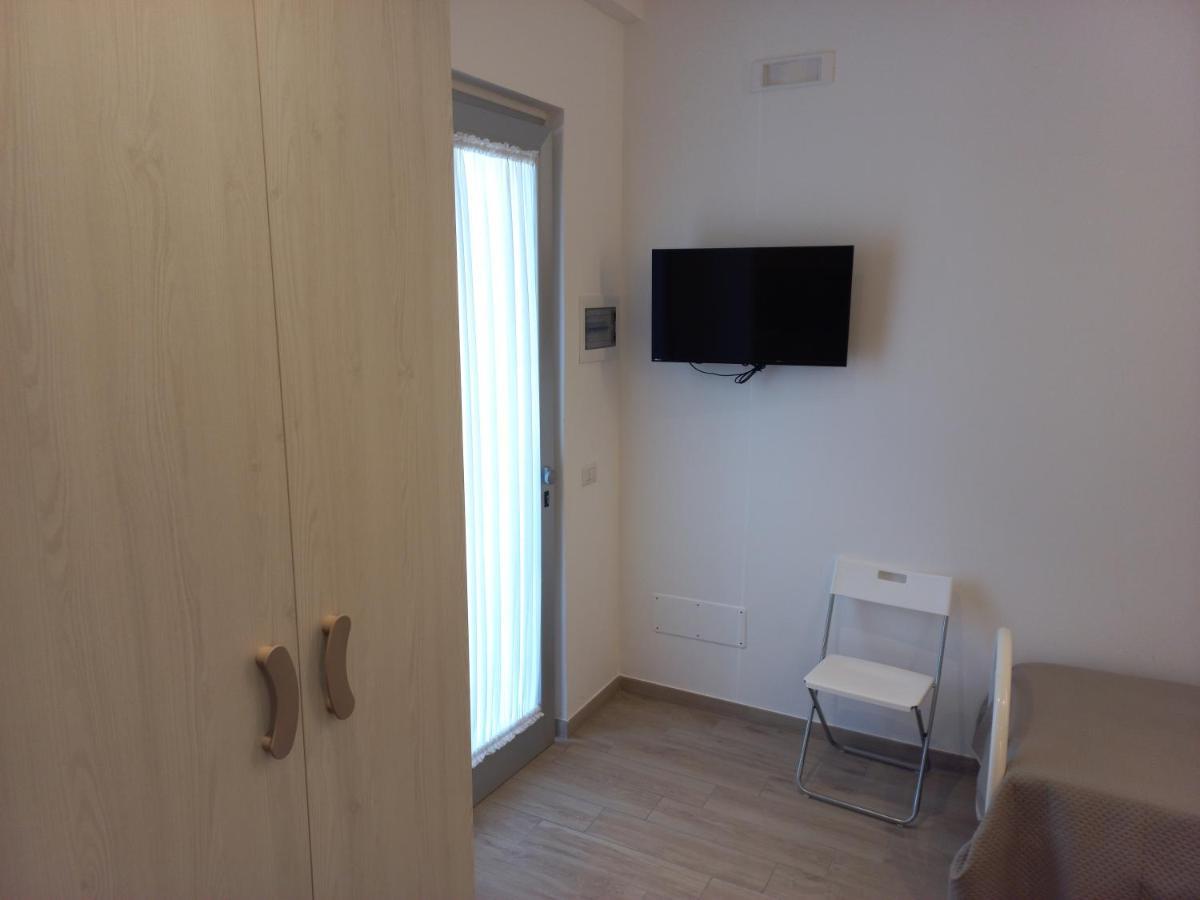 Punta Pagliaia Rooms 마르게리타디사보이아 외부 사진